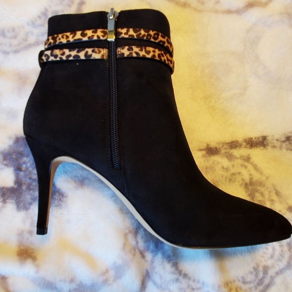 Essex Lane black booties - Picture 9 of 13